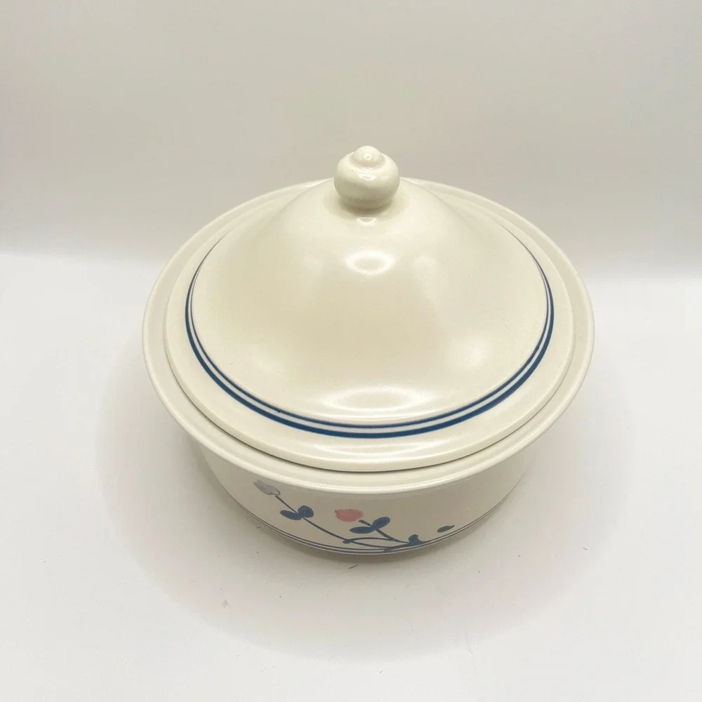 Pfaltzgraff Tea Rose 2 Quart Round Casserole Dish with Lid Stoneware Floral 318